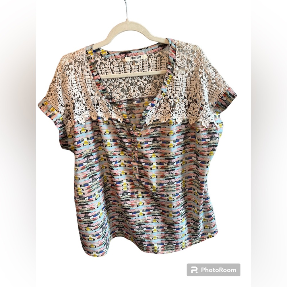 Daniel Rainn Womens Printed Lace Crochet Panel Top Shirt  1X